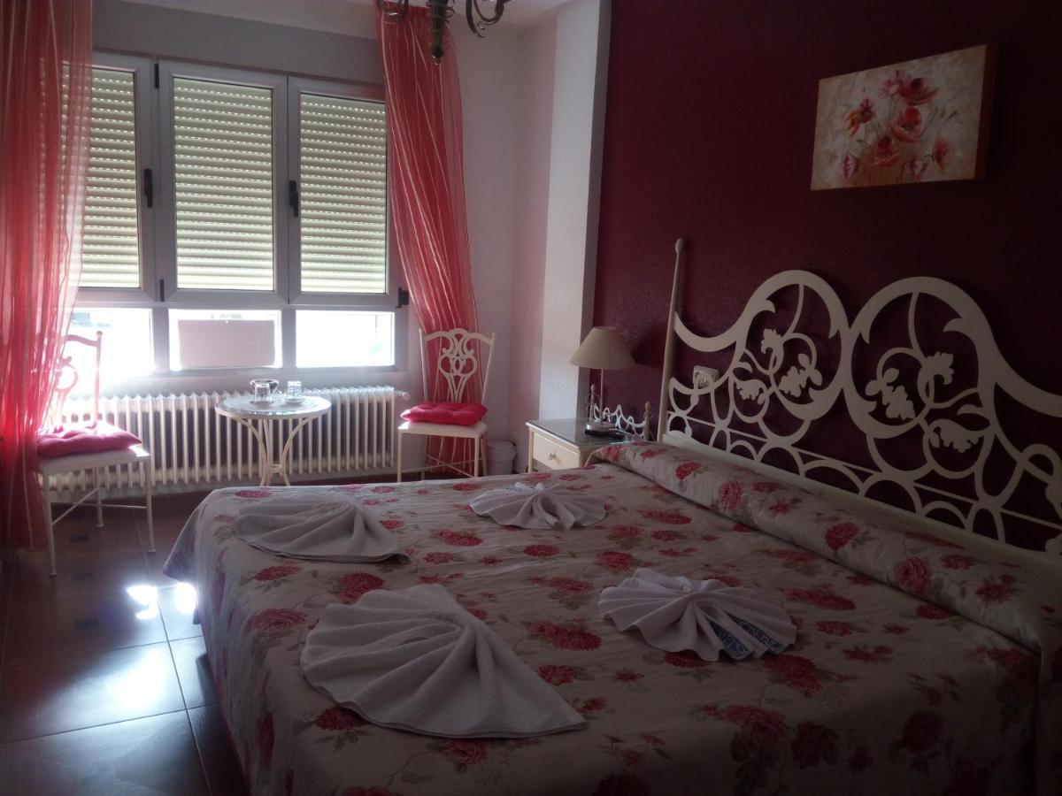 Apartamento Pension La Via Lactea Hotel Fromista Exterior photo