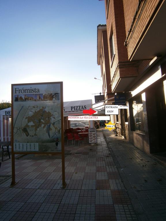Apartamento Pension La Via Lactea Hotel Fromista Exterior photo